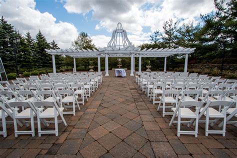 Eagle oaks country club - Eagle Oaks Golf & Country Club is a resort-like clubhouse with a golf course and a glass conservatory for indoor ceremonies. It offers complete menu packages, personalized …